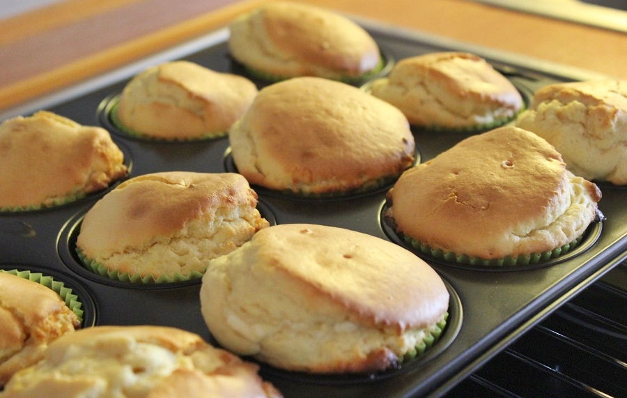 Muffins mit weißer Schokolade