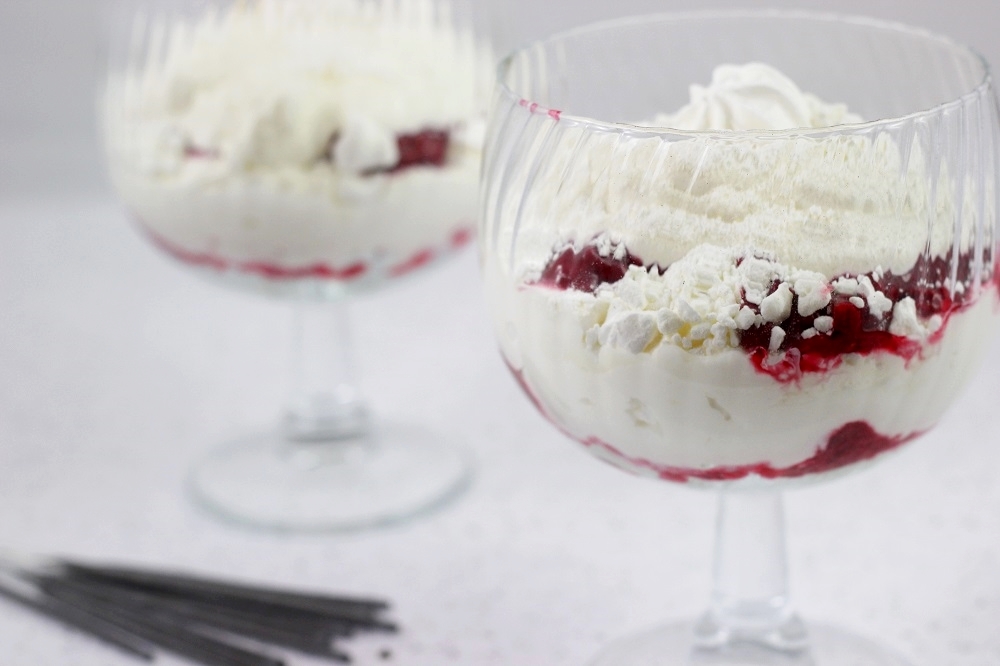 Sahne Schichtdessert mit Baiser