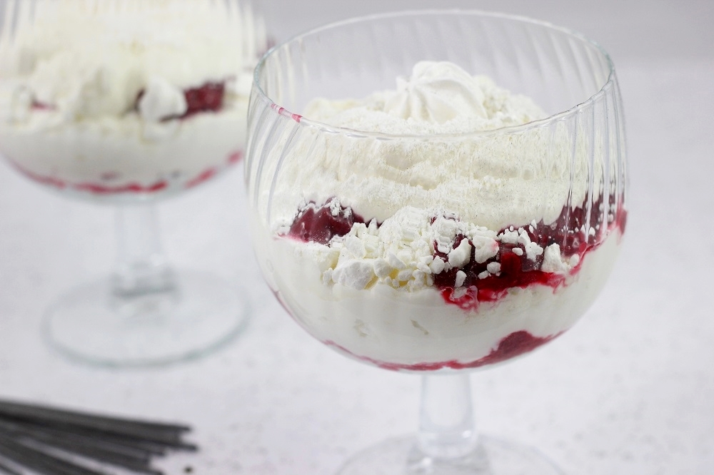 Schichtdessert mit Baiser| Sahnetraum mit Himbeeren| 