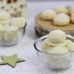kokospralinen-weihnachtspralinen-schneebaellchen-zum-essen