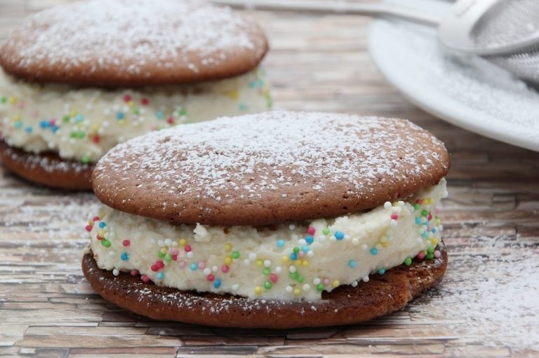 Whoopies mit Frischkäsefüllung - The inspiring life