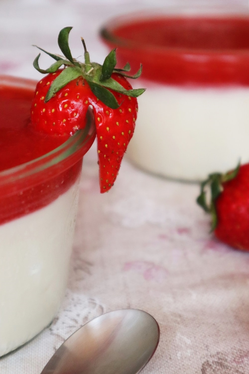 Erdbeer-Mascarpone mit Holunderblütensirup - The inspiring life Erdbeer-Mascarpone mit Holunderblütensirup - The inspiring life