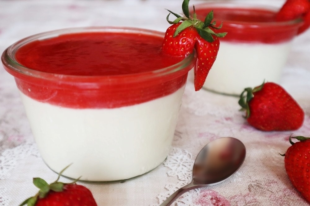 Mascarpone mit Holundersirup