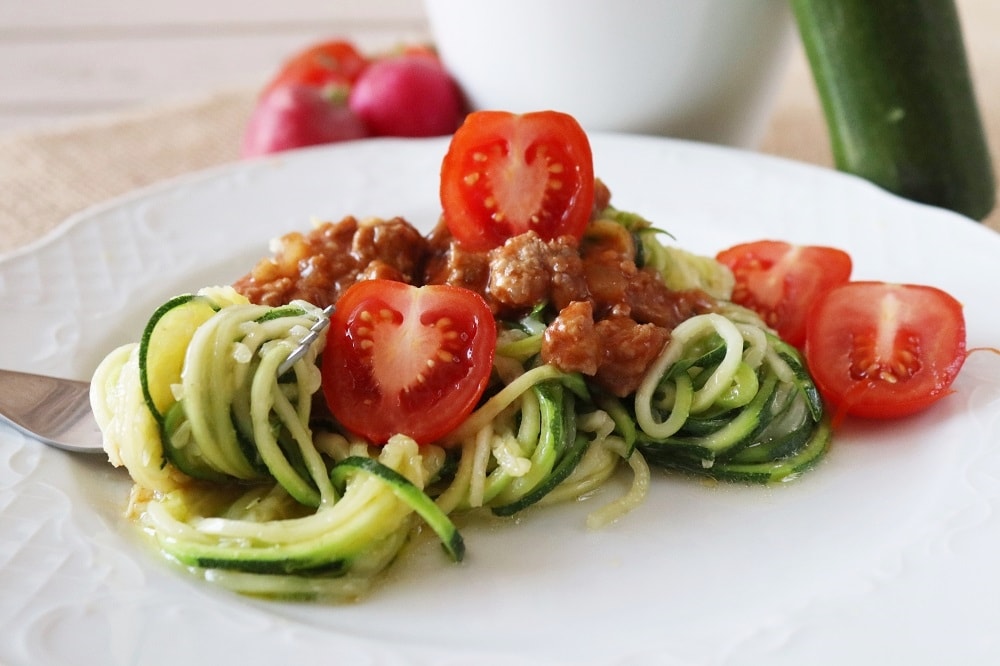 Zucchini-Spaghetti - Zoodles mit Bolognese - The inspiring life